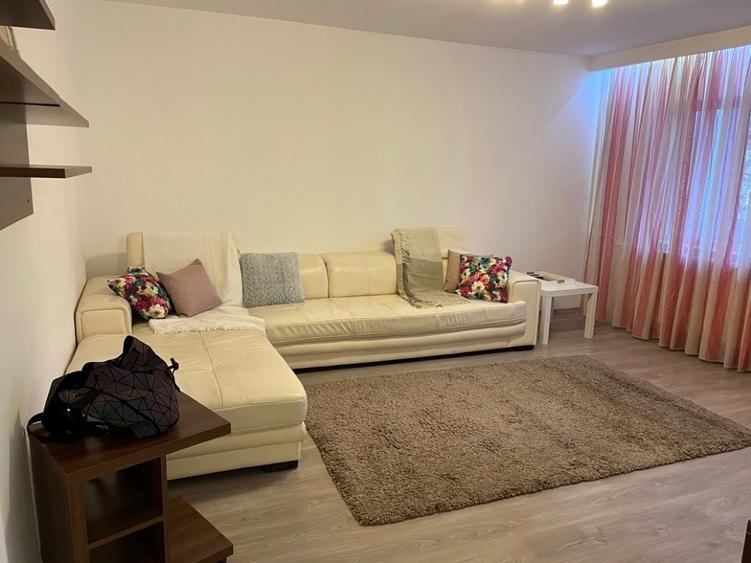 Pozitionat excelent,. direct proprietar (fara comision) , complet renovat, lux