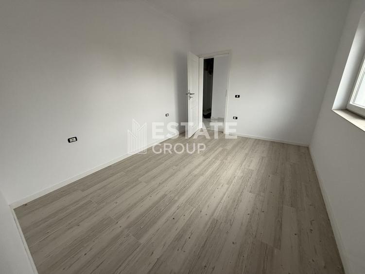 Duplex cu 4 camere pe parter