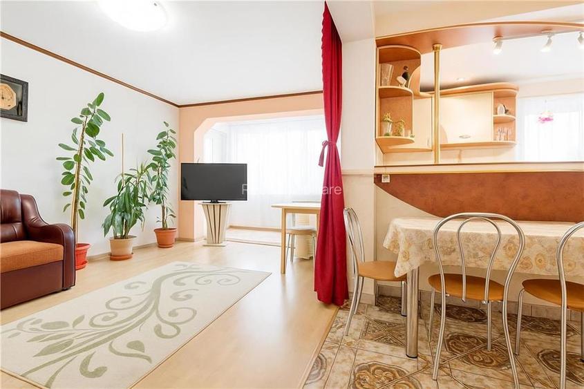 RECO Apartament 3 camere, Decomandat, zona Nufarul, etaj 8din 9, 2 balcoane inch - 2