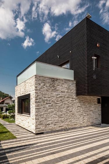 Proprietate exclusivistă în Bunloc, Brașov | Vilă de lux cu priveliște spre munț