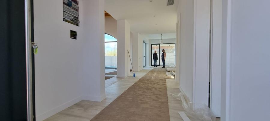 Vila Lux cu vedere la LAGUNA ALBASTRA