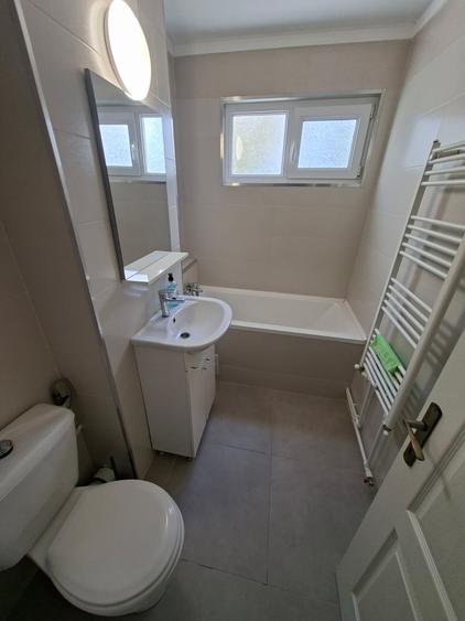 Apartament cu 2 camere, etajul 3/4, zona Podu de Piatra