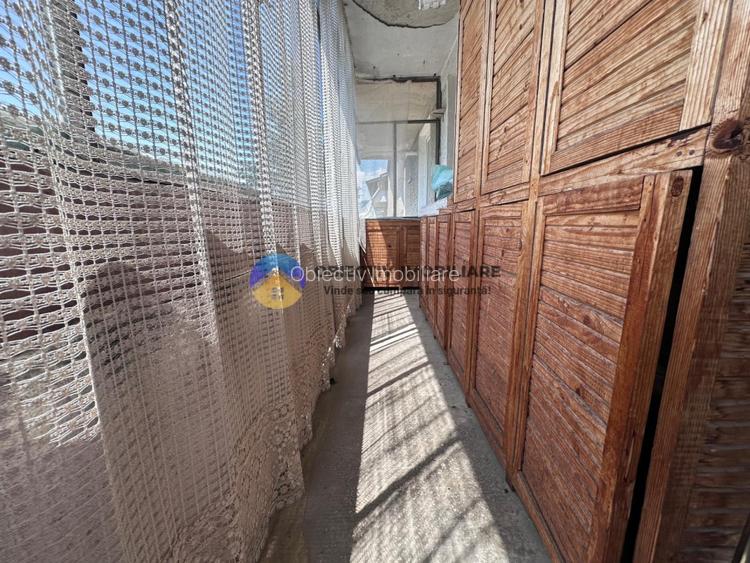 Apartament 3 camere de vânzare - Zona Centrală / 2 băi - 16