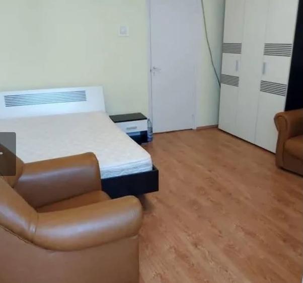 Garsonieră zona Far mobilată utilată 22 mp
