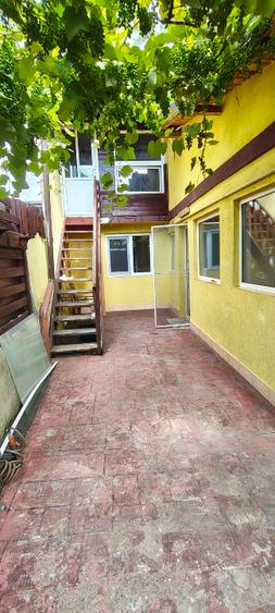 Casă 5 camere de închiriat