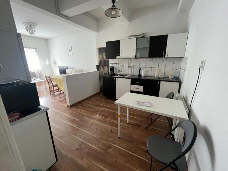 Apartament cu 3 camere cu vedere pe Regina Elisabeta / Ultracentral / Risc 1