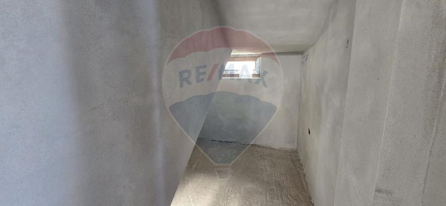 CASA CU ETAJ DE VANZARE LA GRI LA 12 KM DE ARAD ZIMANDUL NOU