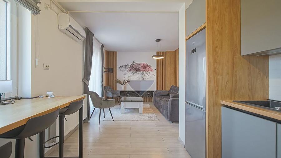 Apartament 2 camere de vânzare | Parcare și boxă | Zona Tractorul