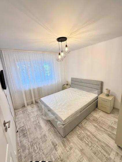 Apartament 2 camere, semidecomandat, 58 mp, ac, balcon, metrou, Parc Bazilescu