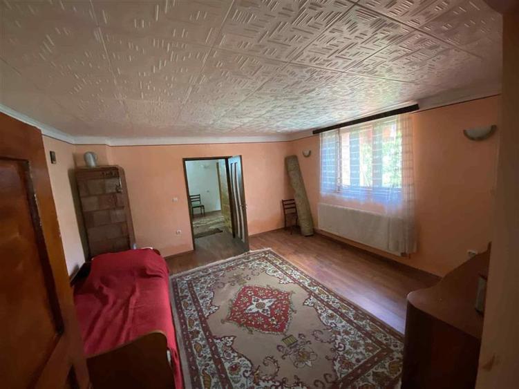 Casa cu 3 Camere si Gradina - Zona Centrala