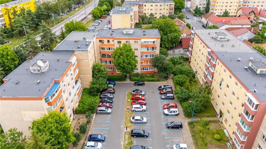 Apartament 2 camere | 2 balcoane | decomandat | Codrul Cosminului