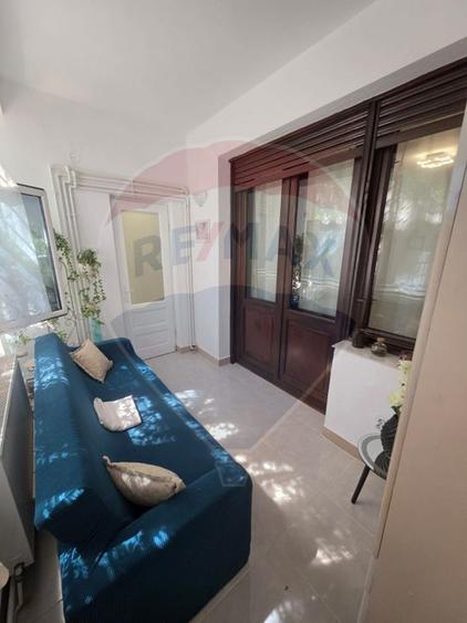Apartament cu 2 camere de închiriat în zona P-ta Romana