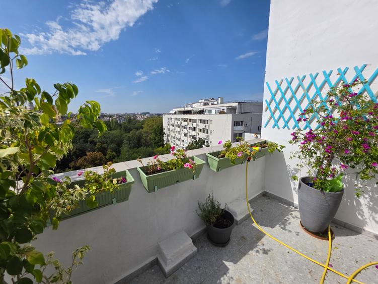 3 camere cu terasa si vedere superba in Cismigiu– str Brezoianu centrala proprie