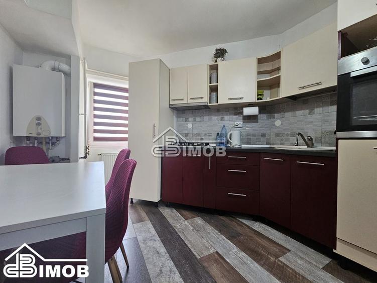 Apartament cu 3 camere, Calea București, etaj 3