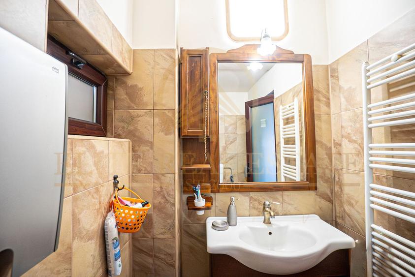 Casa De Vanzare in Palazu Mare - Teren de 455 mp cu Piscina si Garaj