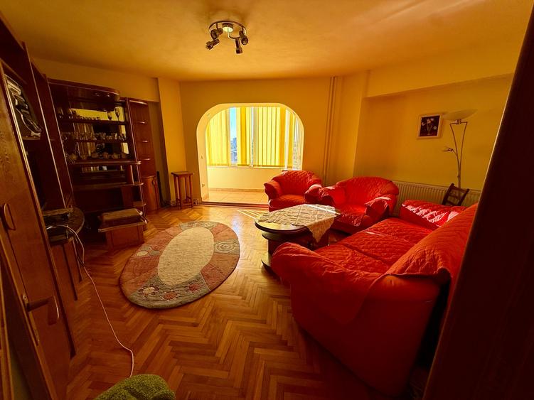 DE ÎNCHIRIAT | APARTAMENT SPAȚIOS | ZONA TROCADERO
