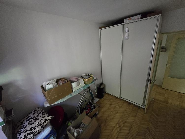 Langa Spitalul Judetean. Centrala termica proprie. Mobilat si utilat.