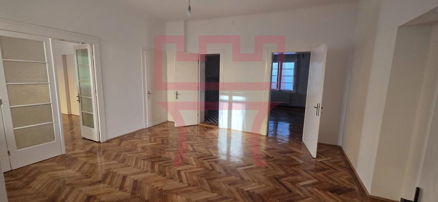 Apartament nemobilat sau birou in casa 160mp zona Emil Isac
