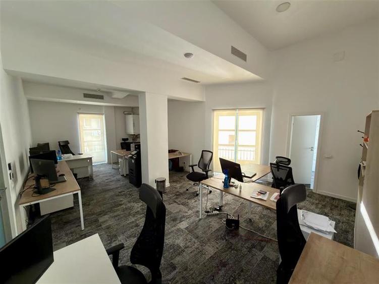 Cladire de birouri 452 mp | Floreasca | Mobilata | Curte | Parcare