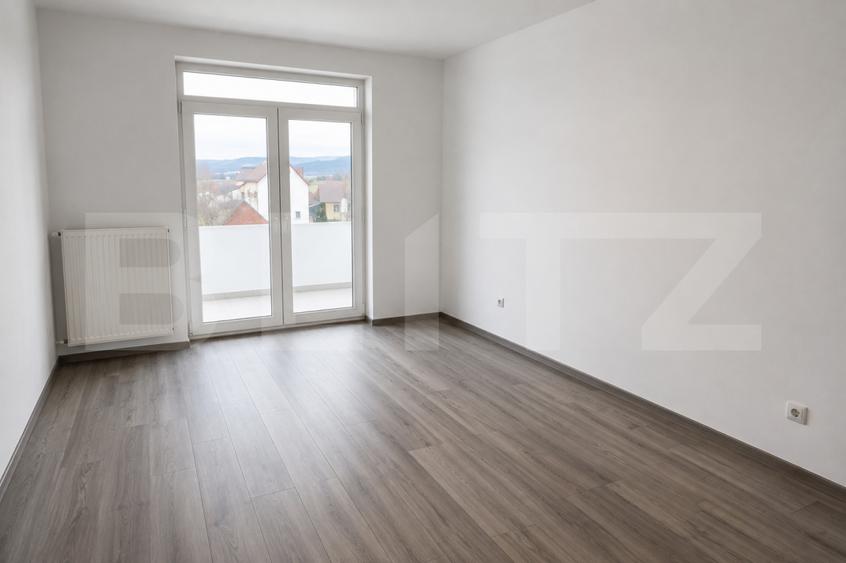 Apartament 3 camere,2 balcoane,pod,pivnita,parcare,etaj 2,zona Joagar