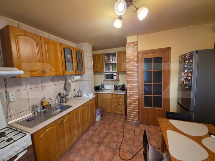 Apartament 3 camere decomandate, et. 3, Rovine, Il Padrino