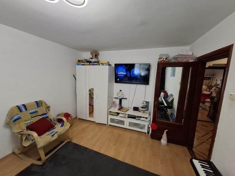 Apartament cu trei camere parter Inel II