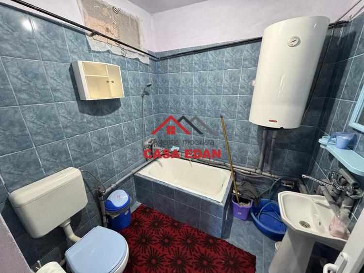 Casa in Poiana Campina--69.000e