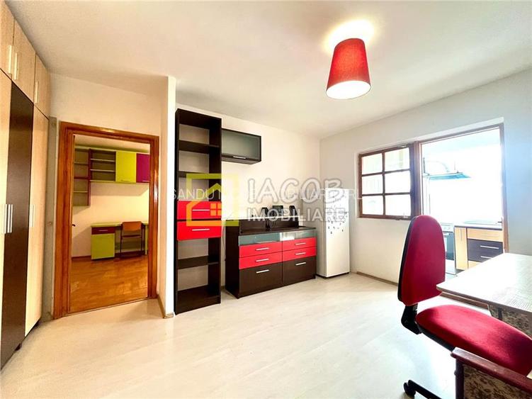 2 camere decomandate zona Stefan cel Mare Bacau - 11