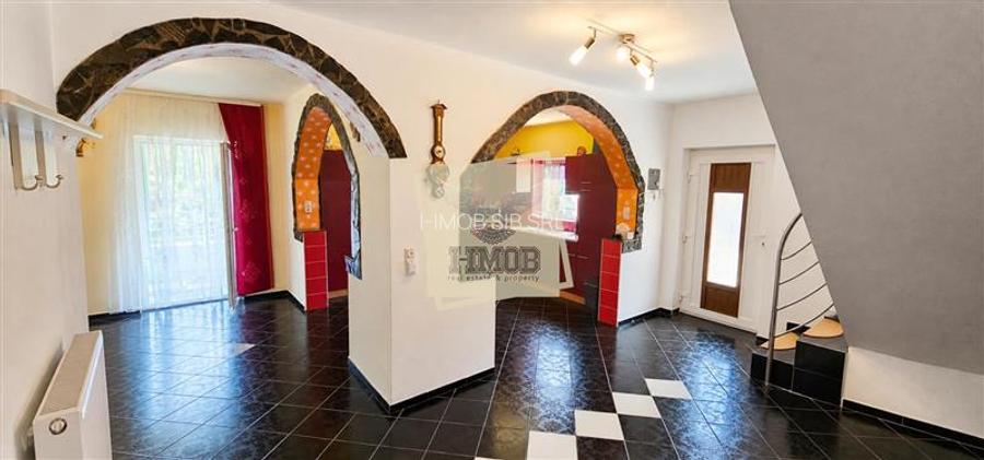 Casa individuala | 6 camere | Teren 935 mp | Garaj | Comision 0% | Saliste - 2