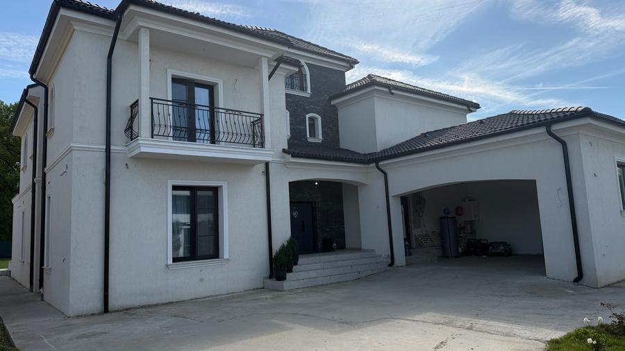Vila 7 camere cu acces la pădurea Tunari teren 1500mp