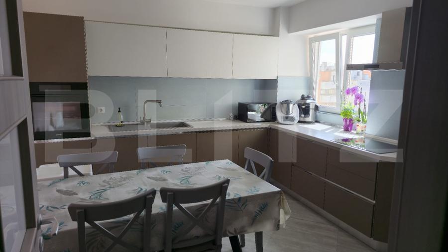 Apartament cu 3 camere, decomandate, zona Mărăști