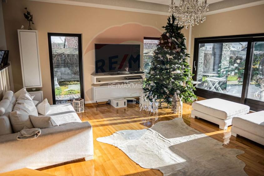 Casă / Vilă de lux cu 6 camere de vânzare în Șcheia, Suceava - 33