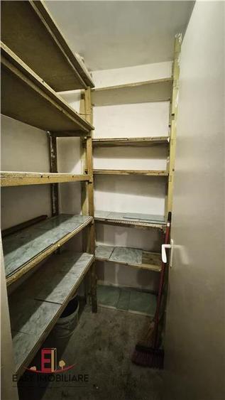 Apartament 2 camere, etaj 1, pe Bld. 1848 , decomandat, cu lift.