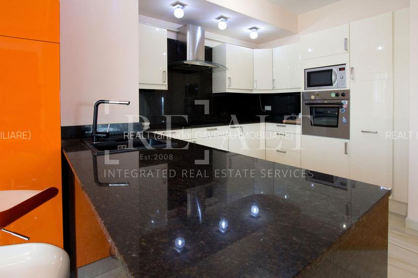 Inchiriere apartament 3 camere | Generos, 2 x Parcare, Acces lift | Domenii