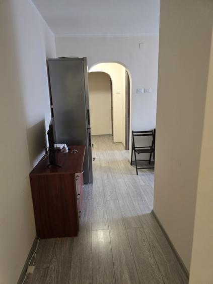 Apartament 4 camere, 3 băi, complet renovat, etaj 2, balcon, sub prețul pieței