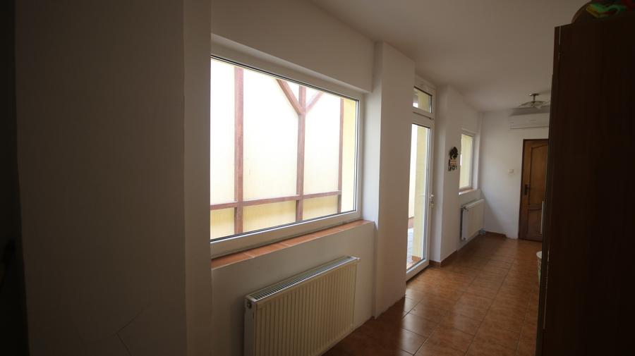 Vanzare casa foarte solida,renovata impecabil.Zona Freidorf.
