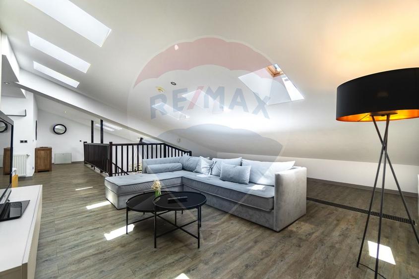 Apartament cu 4 camere de vânzare