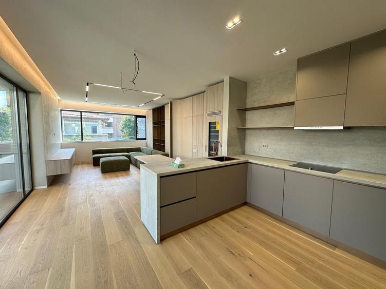 Apartament cu 4 camere, ready to move, zona Aviatorilor