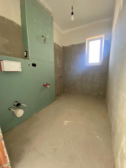 Penthouse 3 camere, decomandat, 81 mp utili, etaj 3 -zona Torontalului