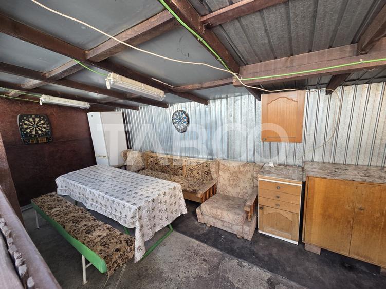 Casa 2 camere curte comuna de vanzare zona Centrala 47 mp utili