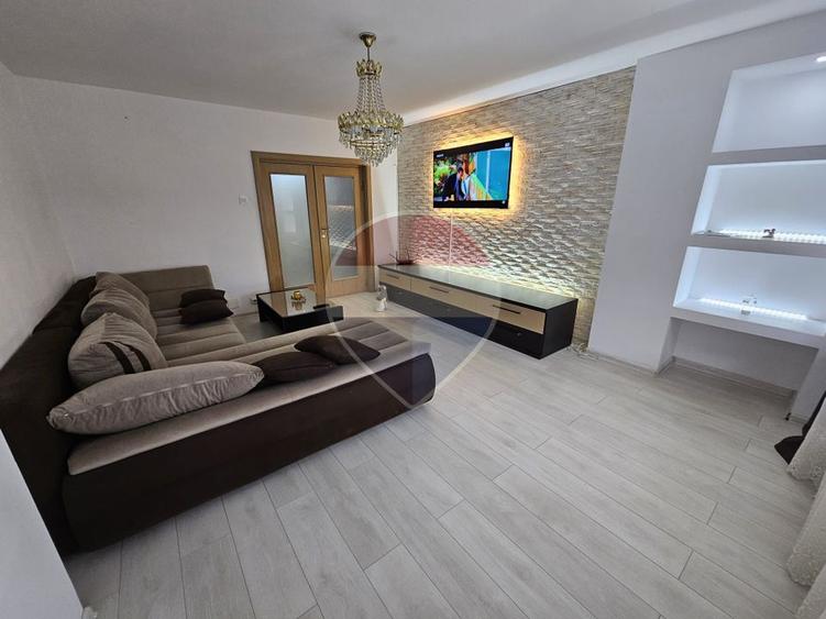 Închiriere apartament 3 camere / Piata Muncii - Decebal