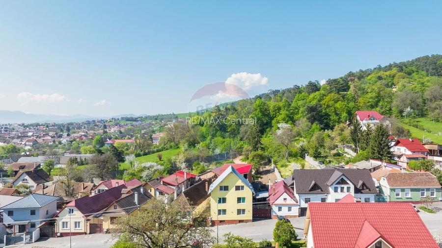 REDUCERE DE PRET: 2 Case la preț de apartament - 475 mp utili, Codlea - 2
