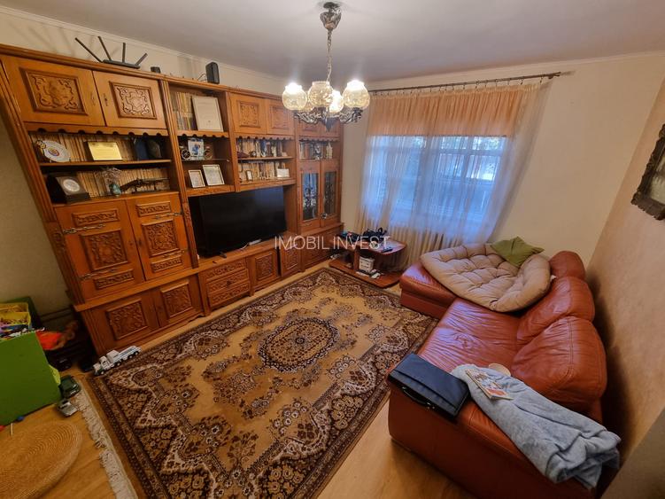 Casă individuală de vânzare – 238 mp, zonă centrală, 7 camere, garaj - 7