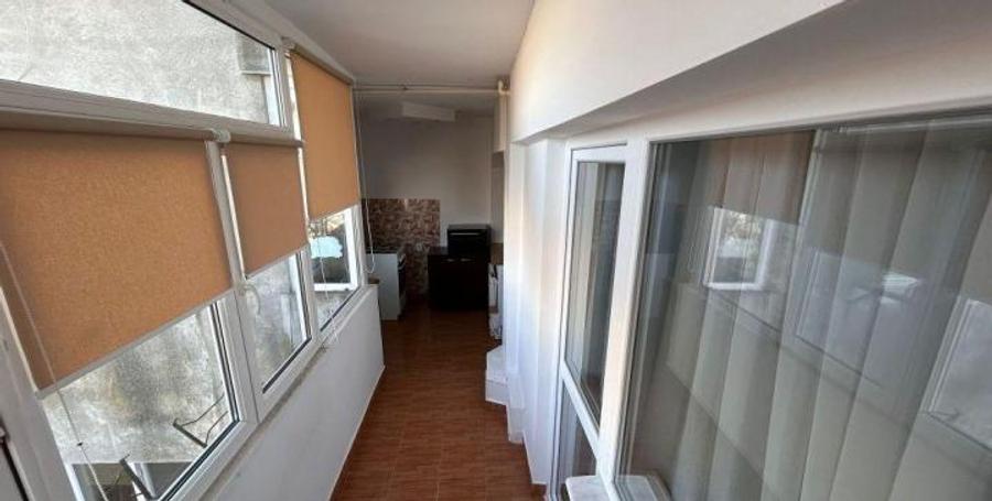 Apartament cu 4 camere, decomandat, zona DACIA