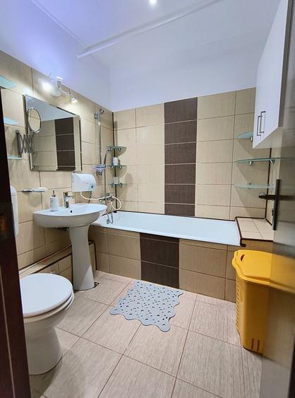 Apartament 3 camere- Calea Mosilor