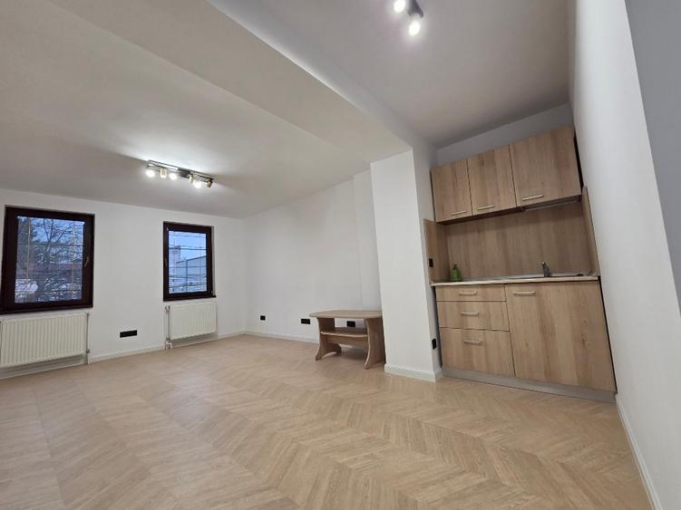 Inchiriere Clădire Birouri P+2-Ultracentral Ploiești-100mp/etaj-200mp/Clad+Curte