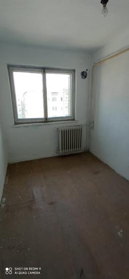 Apartament 4 camere, decomandat, Bals