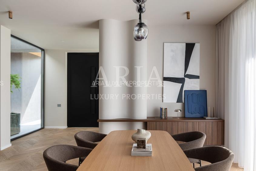 REZIDENȚĂ CONTEMPORANĂ CU DESIGN ICONIC | POZE REALE | - 14