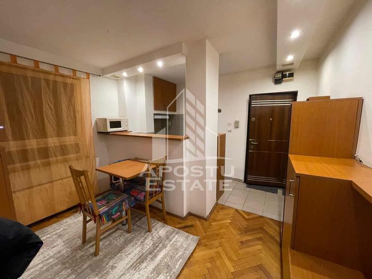 Apartament 1 camera, decomandat, zona Centrala
