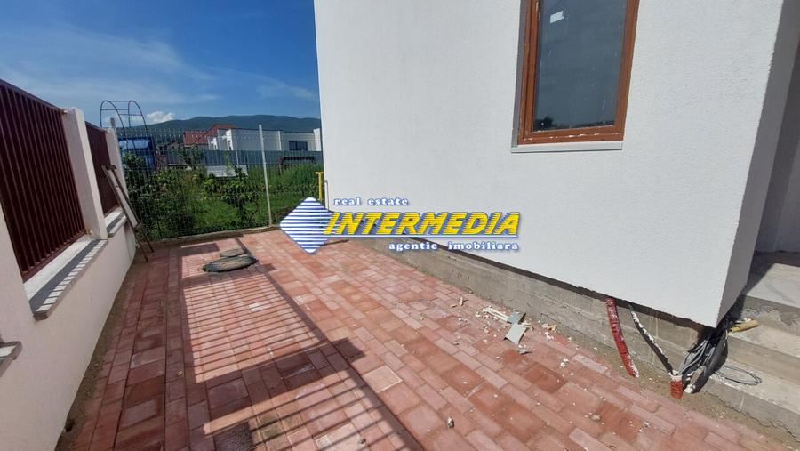 Casă nouă de vînzare P+1 cu 500 mp. Teren Finisata la cheie